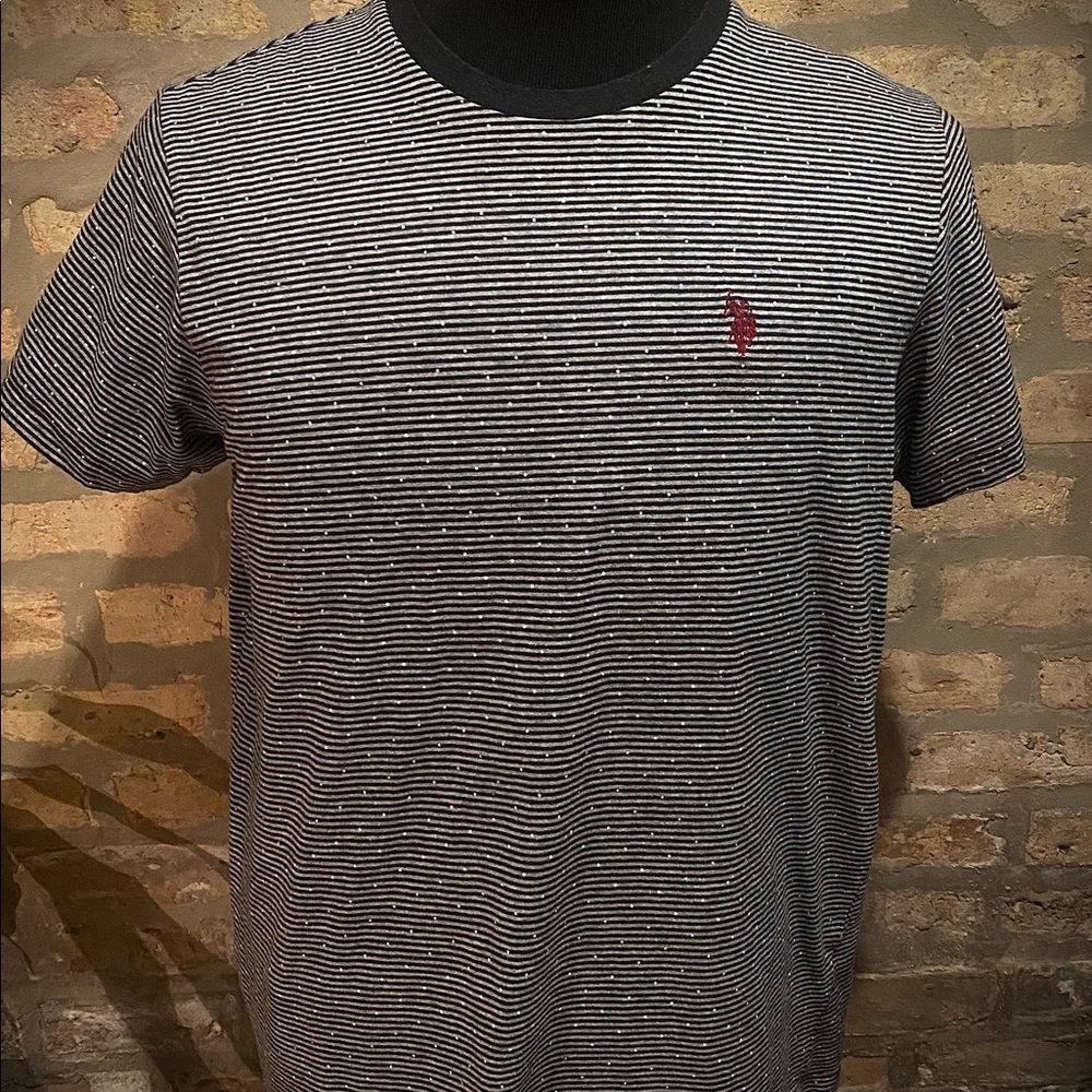 US POLO ASSN Size M  T-SHIRT